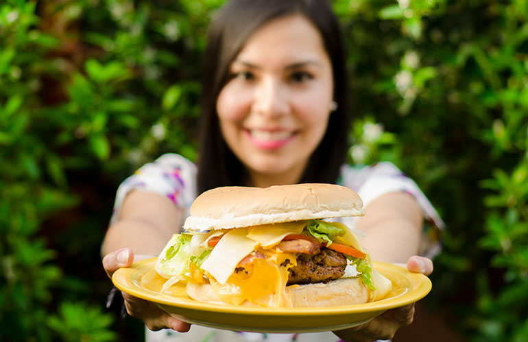 Burger Party, Bild von Luisa Schetinger auf Unsplash