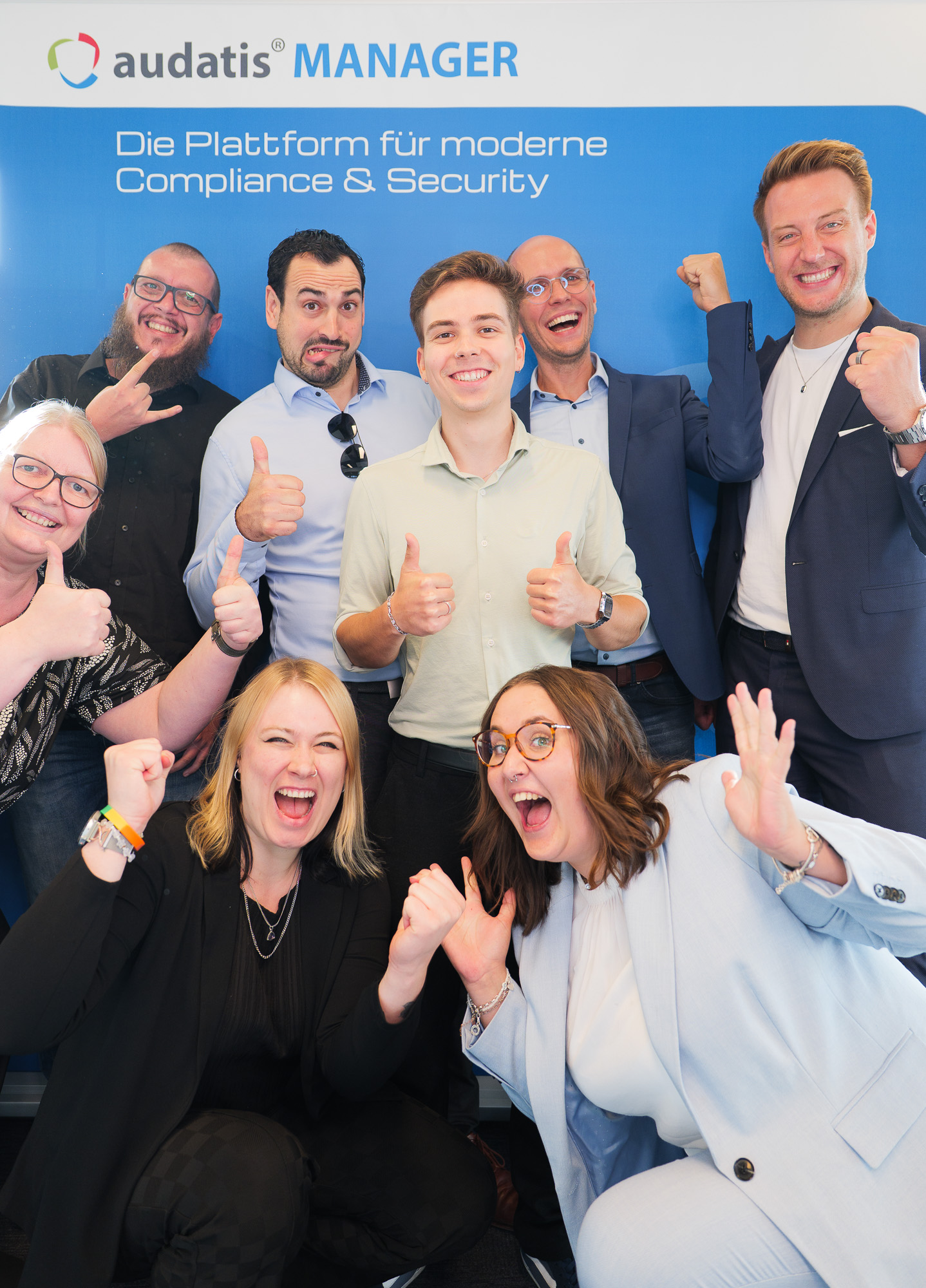 Das audatis Team mit fröhlichen Posen